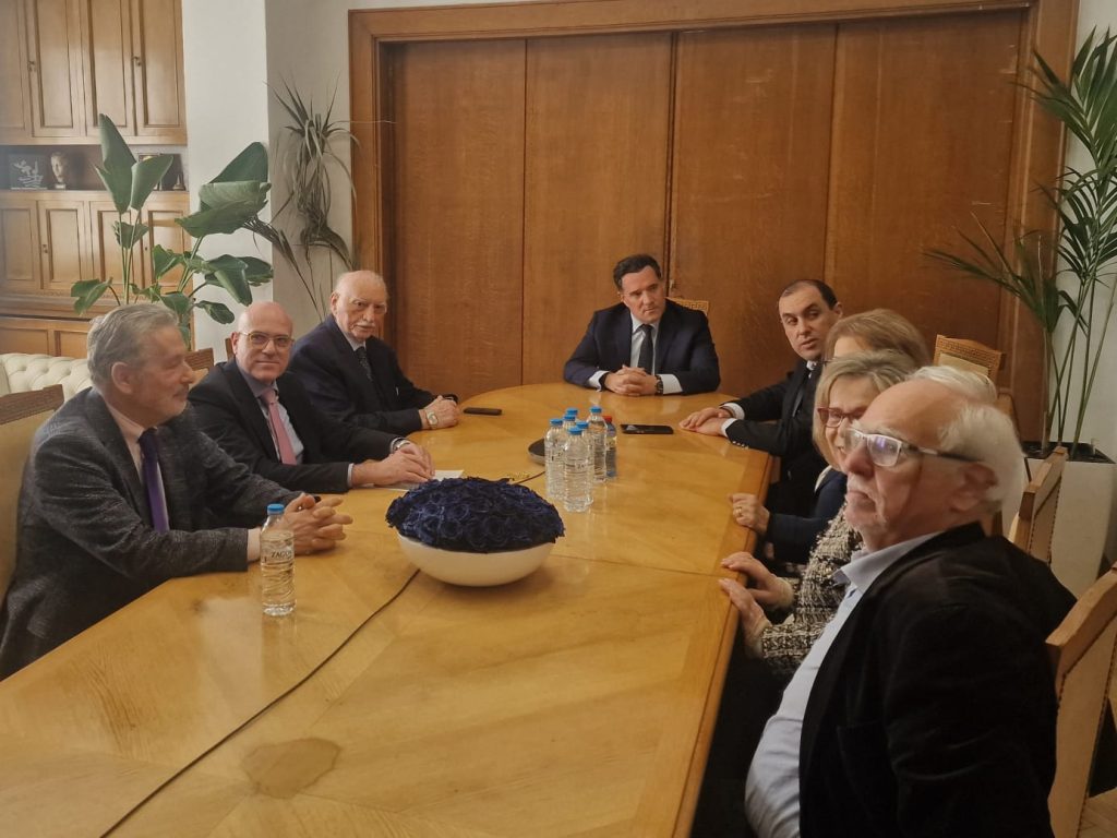 Συνάντηση Κυθηραϊκών Ιδρυμάτων & Σψματείων με τον Υπουργό Υγείας για το Νοσοκομείο Κυθήρων